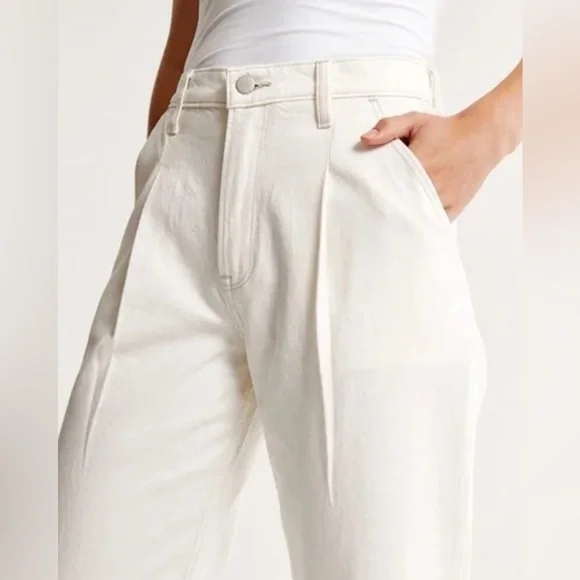 NWT - Abercrombie & Fitch The Loose High Rise Pleated Jeans - Size 33 / 16R - Picture 2 of 5